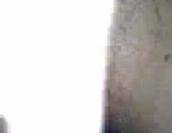 بلاك مراهق ، كولبي كابوني يلعب مع ثديها الصغير ويمخر كس الرطب ، على الأرض.